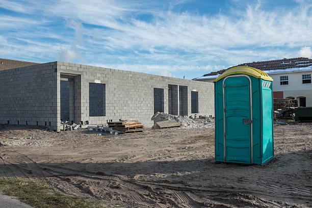 Best Portable bathroom rental  in Fort Scott, KS
